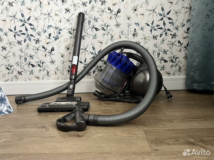 Пылесос Dyson Ball DC 37