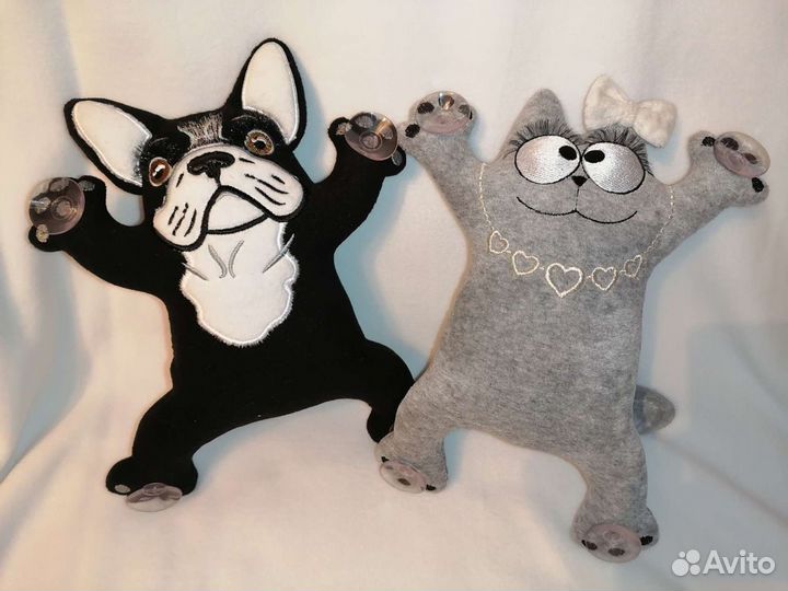 Кот Саймона в авто