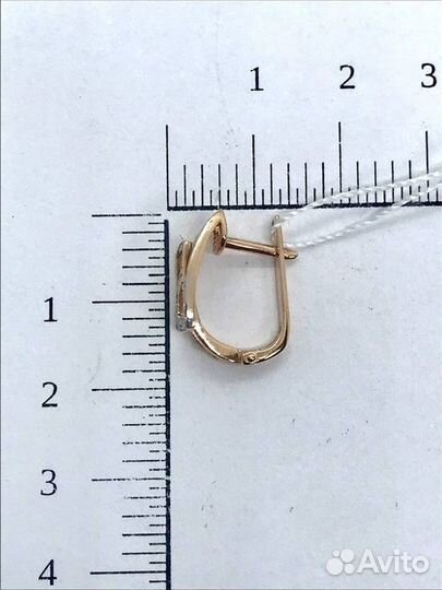Золотые серьги с камнем