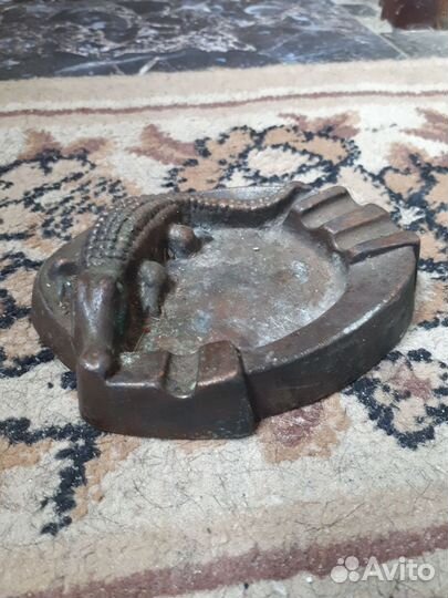 Пепельница крокодил