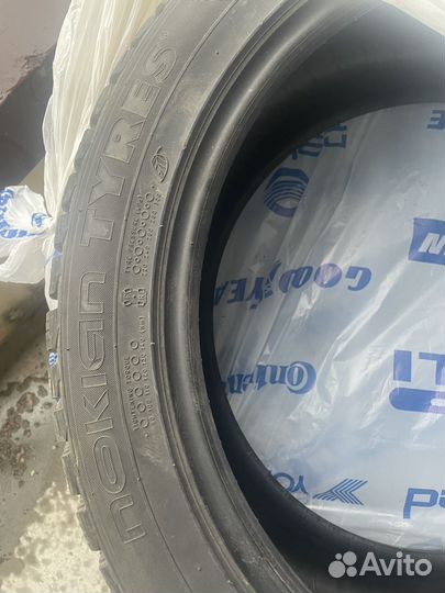 Nokian Tyres Hakkapeliitta 9 SUV 245/45 R19 102T