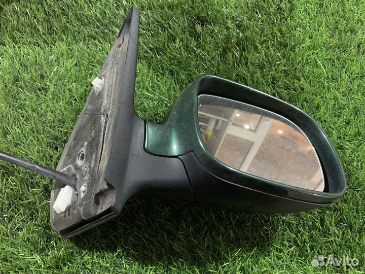 Зеркало боковое правое Volkswagen Golf 4