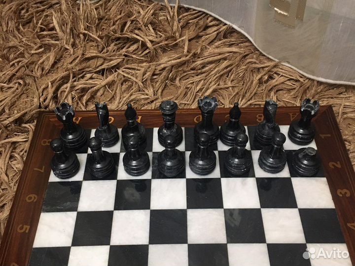 Шахматы из мрамора