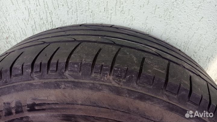 Bridgestone Dueler H/T 215/65 R16