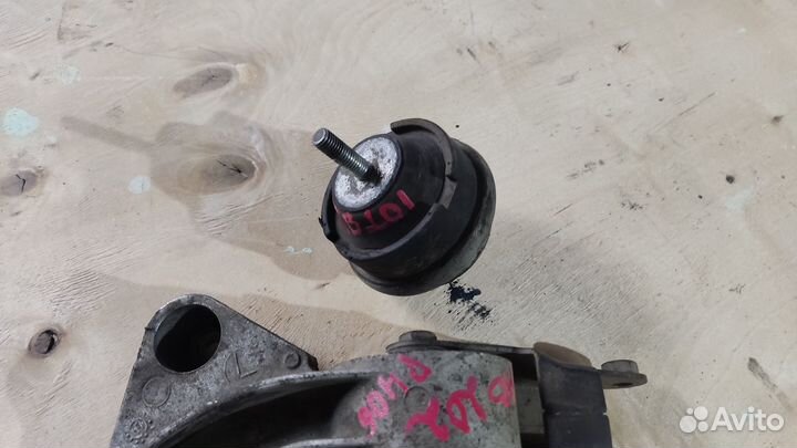 Подушка передняя правая Peugeot 406 1998