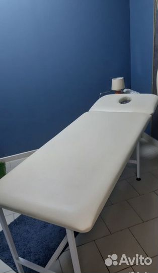 Массажеая кушетка с вырезом