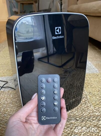 Увлажнитель воздуха Electrolux EHU-3310D