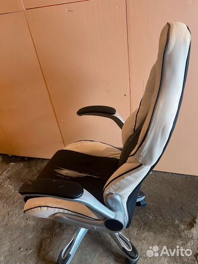 Компьютерное кресло