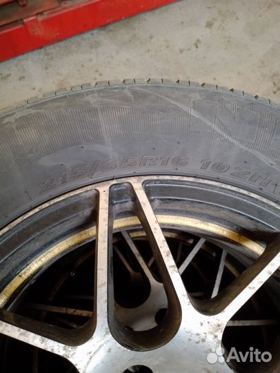 Nexen Roadian HP 215/65 R16