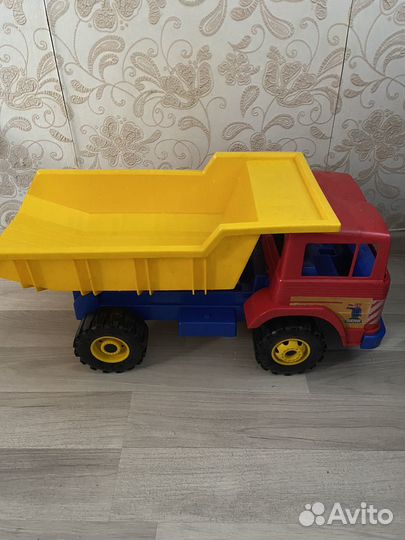 Машина самосвал