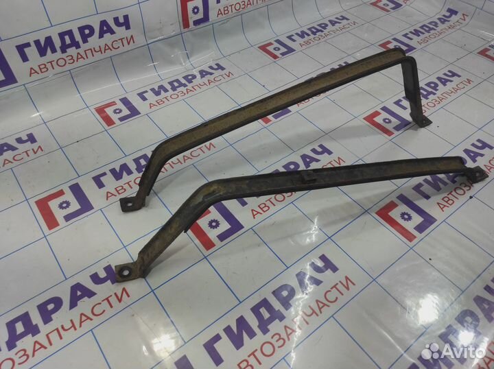 Лента крепления бензобака Toyota Avensis (T250) 77