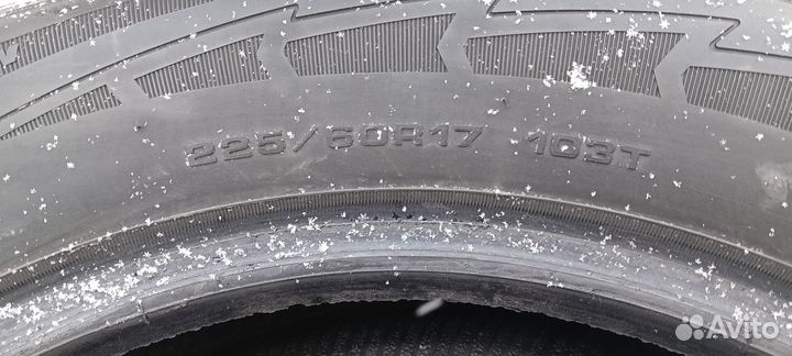 Goodyear UltraGrip Ice SUV 225/60 R17