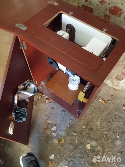 Швейная машинка чайка 142м