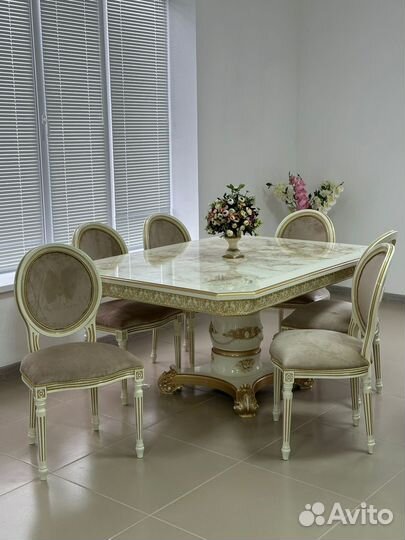 Стол квадратный