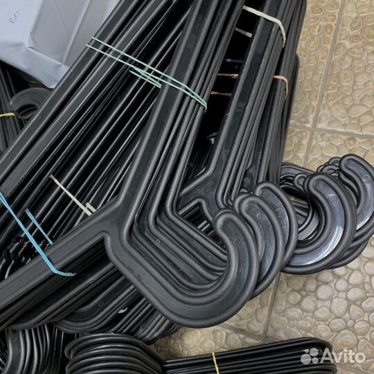 Вешалки плечики IKEA Bagic черные