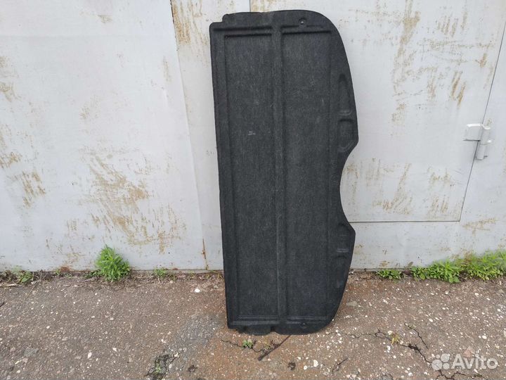 Задняя полка