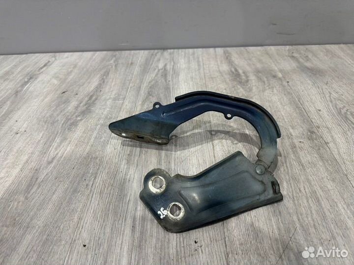 Петля капота правая Ford Focus 3 2012
