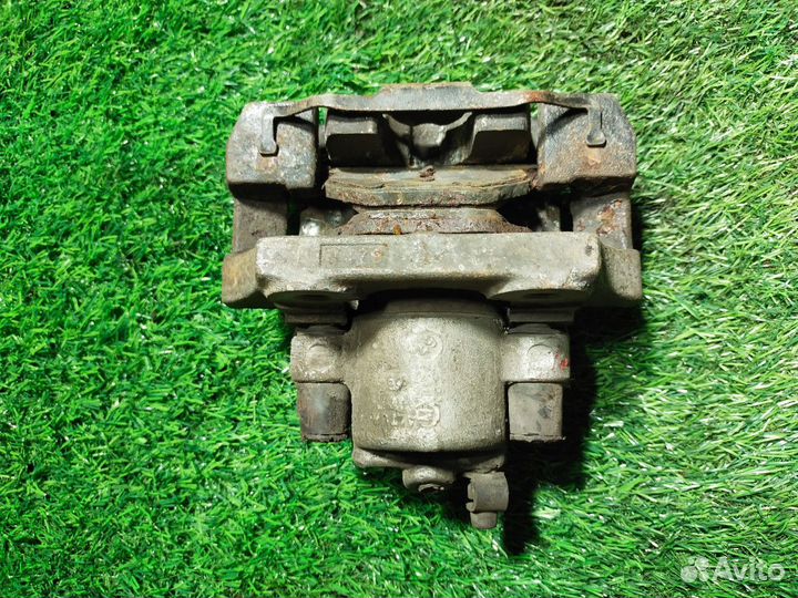 Суппорт задний правый Bmw X5