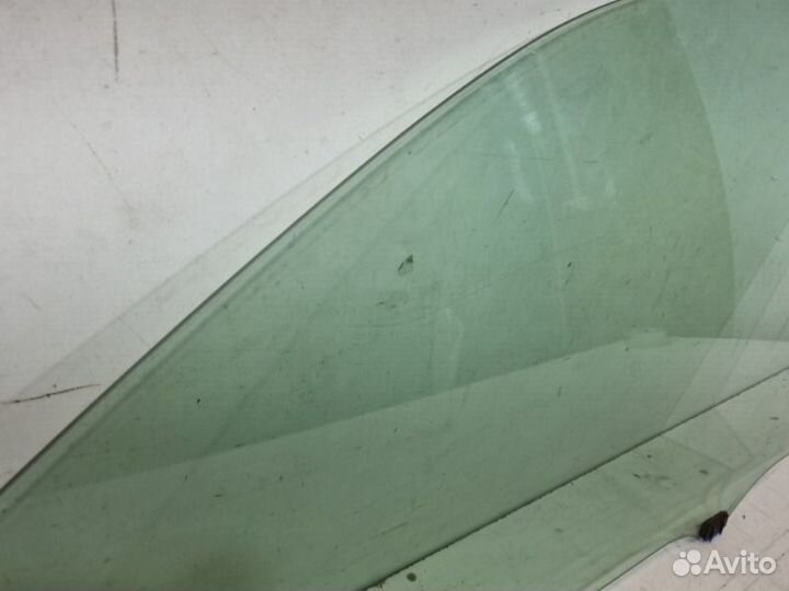 Стекло двери переднее левое Toyota Land Cruiser