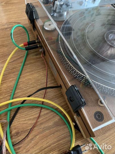 Проигрыватель винила Onkyo CP700m