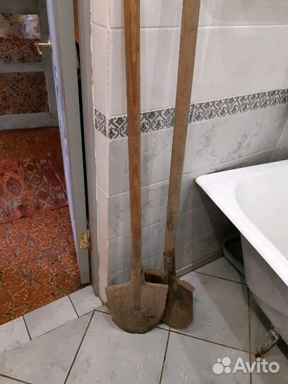 Коса, лопата садовая,вилы,тяпка