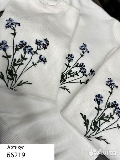 Свитер с цветами