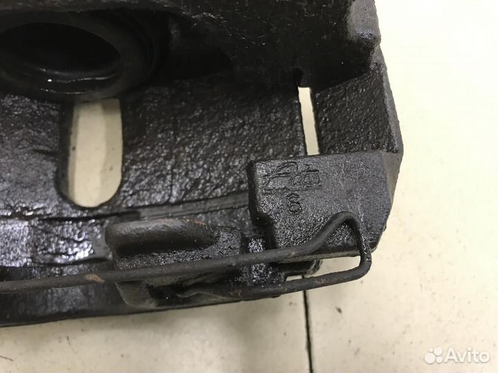 Суппорт передний правый A3 8P1 2003-2013