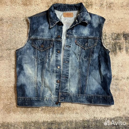 Джинсовая жилетка levis