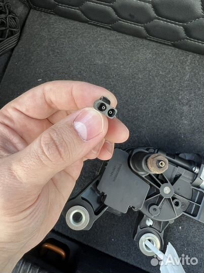 Мотор стелоочестителя крышки багажника Audi Q3