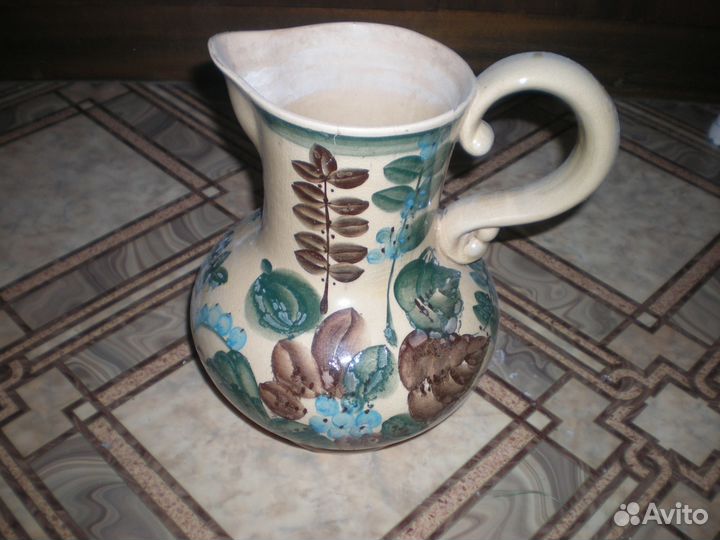 Кувшины и кухонную утварь