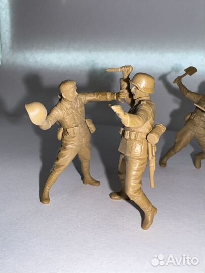 Бой советские/немецкие солдаты (модели сборные)