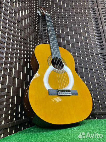 Гитара Yamaha С40