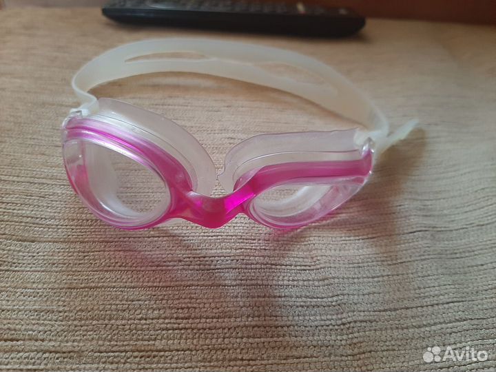 Шапочки для плавания и очки
