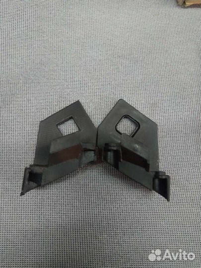 Ремкомплект крепления фары левый audi A4 B7