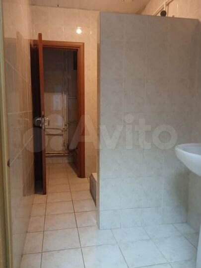 Комната 25 м² в > 9-к., 1/2 эт.