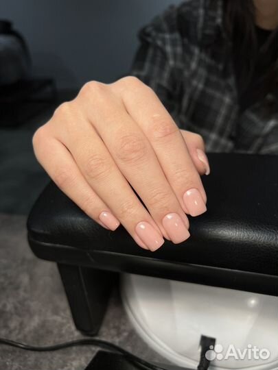 Модель на наращивание ногтей