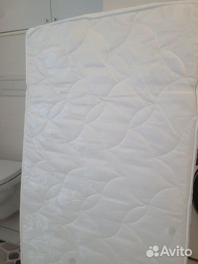 Бортики и комплект постельного белья для малыша