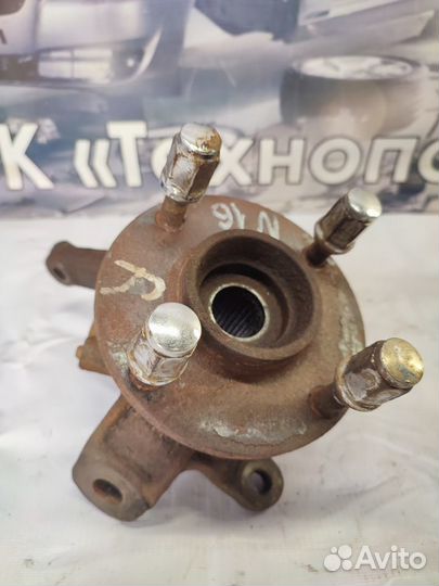 Кулак поворотный Nissan Almera N16