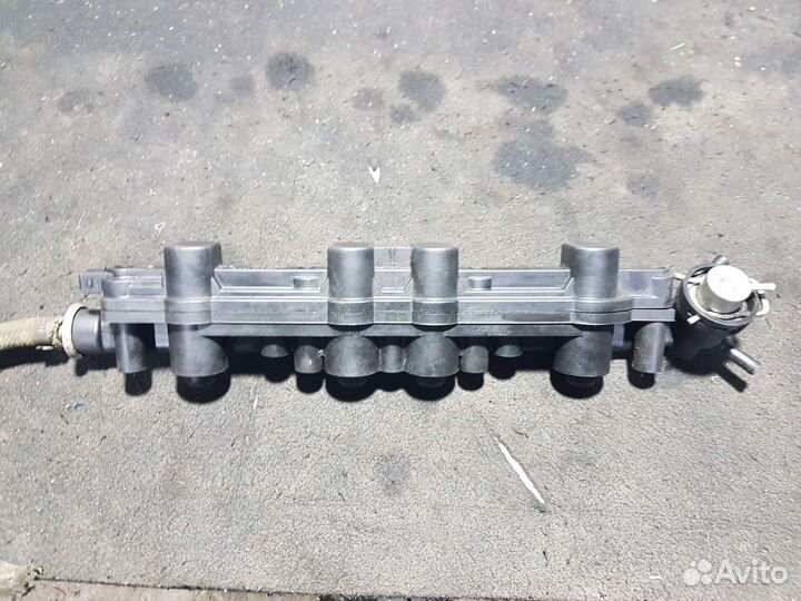 Рампа топливная Volkswagen Passat B3 2e