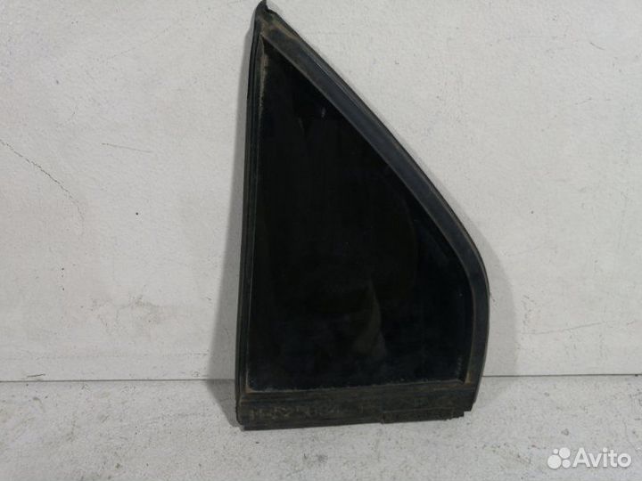 Стекло двери (форточка) заднее правое Mitsubishi