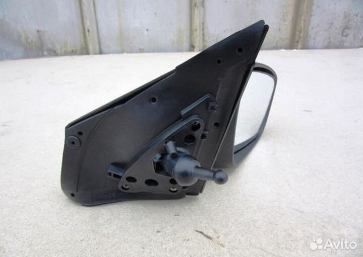 Hyundai Solaris Зеркало правое механическое