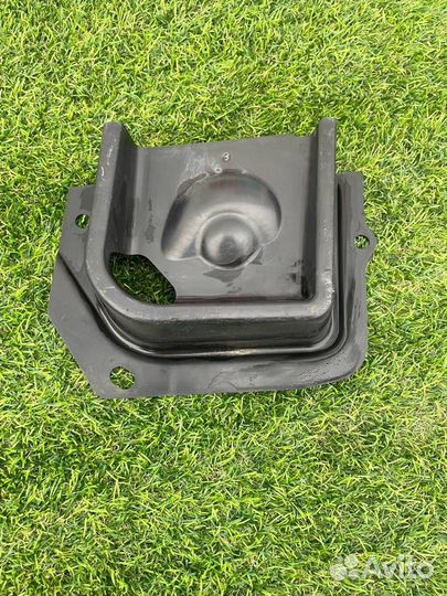 Подкапотный пластик Tesla Model Y 2021