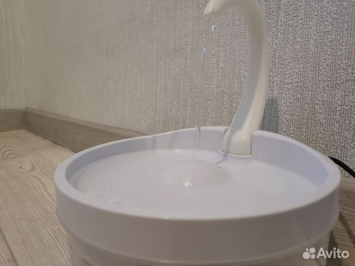 Поилка фонтан для кошек и собак