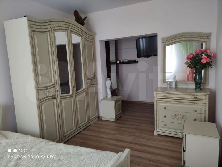 Дом 240 м² на участке 9 сот.