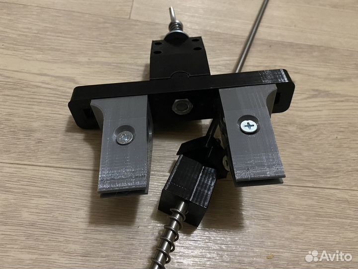 Поворотный механизм точилки