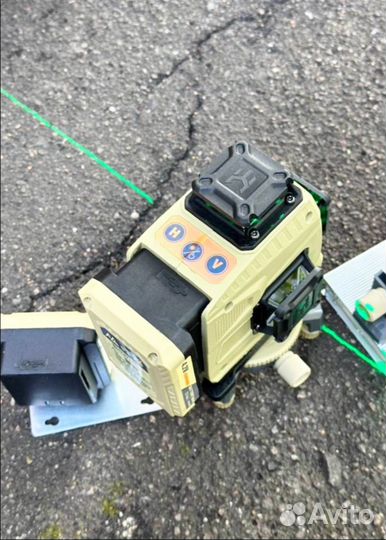 Лазерный уровень нивелир оригинал