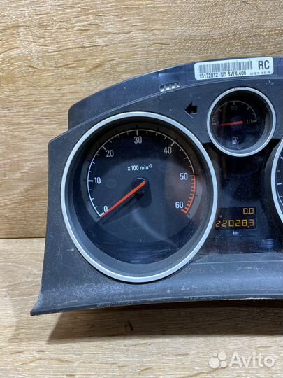 Панель приборов Opel Zafira B дизель 772120