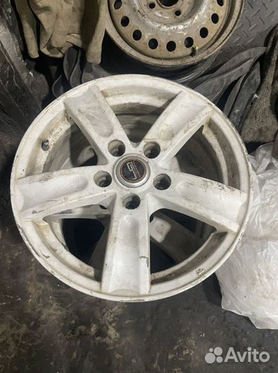 Toyota Corolla E150 Диски литые