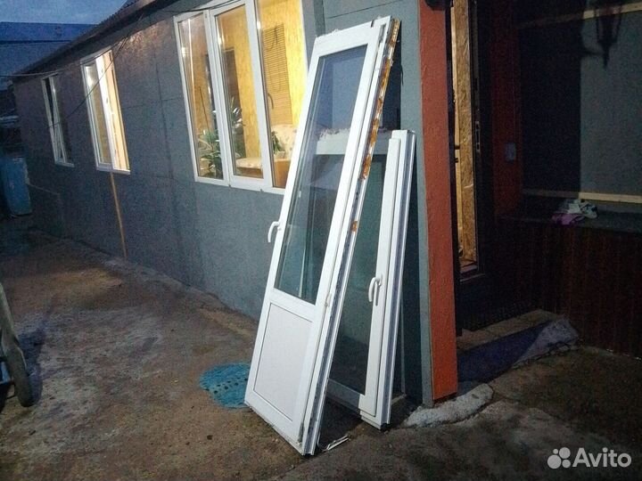 Дверь и окно