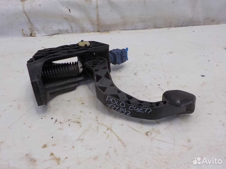 Педаль сцепления Volkswagen Polo